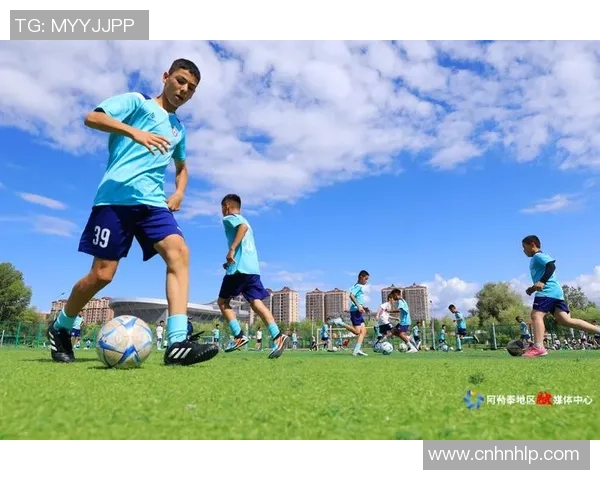 聚焦足球场上的2号球星 解读他的风采与独特影响力