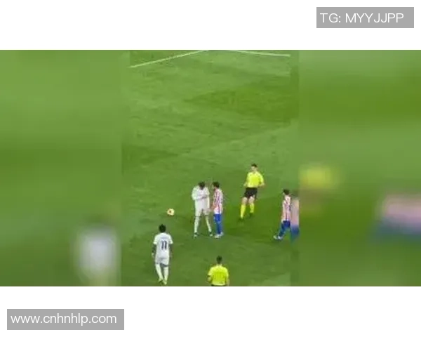 足球明星挥洒激情挑战极限 共谱绿茵场上的辉煌传奇