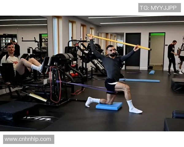 足球球星身体训练秘诀:提升力量速度与耐力的科学方法解析 足球球星身体训练秘诀:提升力量速度与耐力的科学方法解析