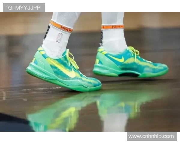 顶级球星为何偏爱穿足球鞋揭秘球场表现与舒适度背后的秘密 顶级球星为何偏爱穿足球鞋揭秘球场表现与舒适度背后的秘密